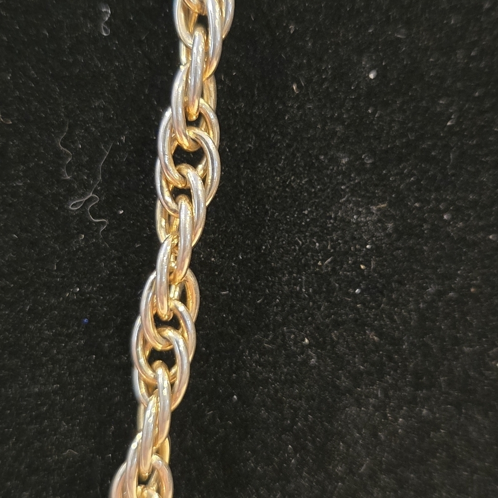 Elegant Gold Colored Statement Necklace - Picture 3 of 3